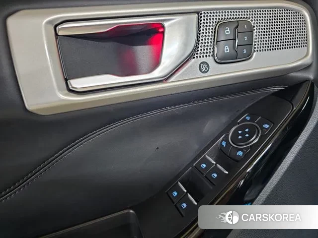 Ford Explorer 6th Generation 2022 Черный из Кореи, фото 4