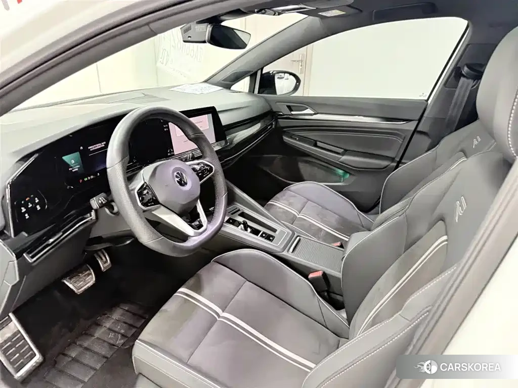 Volkswagen Golf 2024 Белый из Китая, фото 4