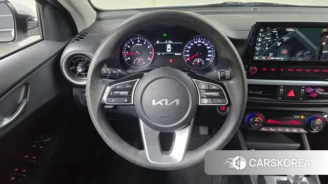 Kia The New K3 2nd generation 2023 Белый из Кореи, фото 4