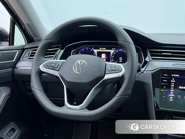 Volkswagen Magotan 2025 Черный из Китая, фото 4