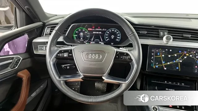 Audi e-Tron 2021 Белый из Кореи, фото 4