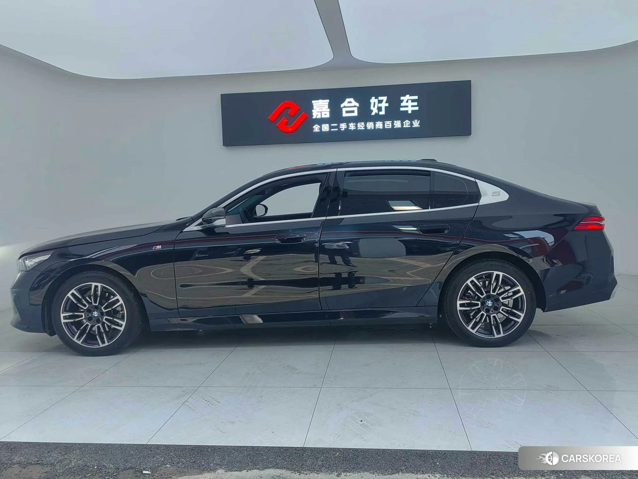 BMW 5 series 2024 Черный из Китая, фото 4