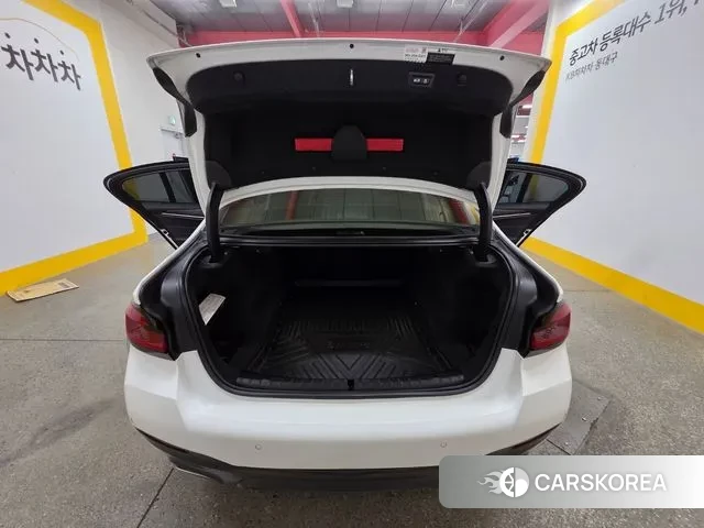 BMW 5 Series (G30) 2021 Белый из Кореи, фото 4