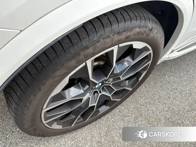 BMW X7 (G07) 2024 Белый из Кореи, фото 4