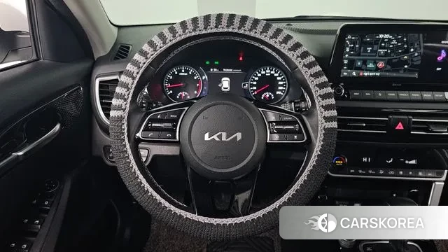 Kia Seltos 2022 Белый из Кореи, фото 4