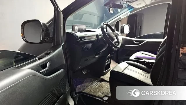 Hyundai Staria 2024 Черный из Кореи, фото 4