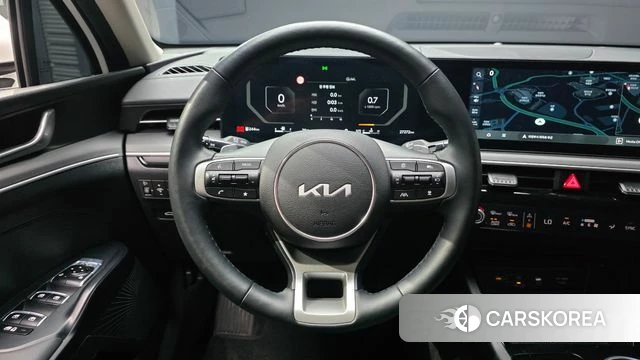 Kia The New K5 3rd generation 2023 Белый из Кореи, фото 4