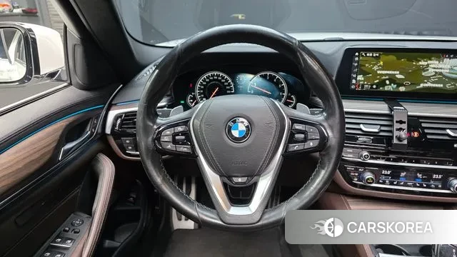 BMW 5 Series (G30) 2018 Белый из Кореи, фото 4