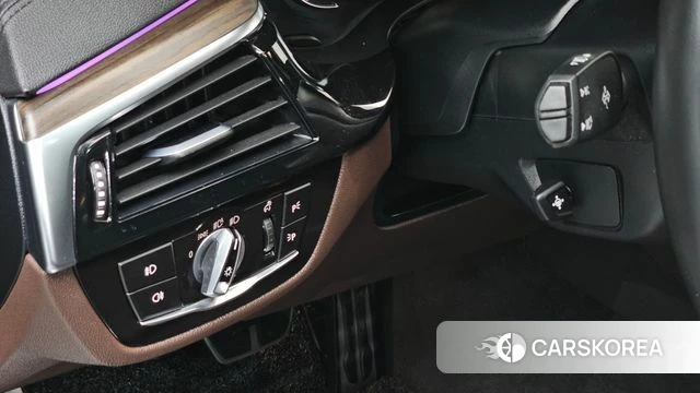 BMW 5 Series (G30) 2018 Черный из Кореи, фото 4