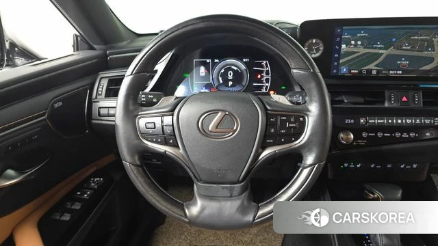 Lexus ES300h 7th generation 2023 Серебристо-серый из Кореи, фото 4