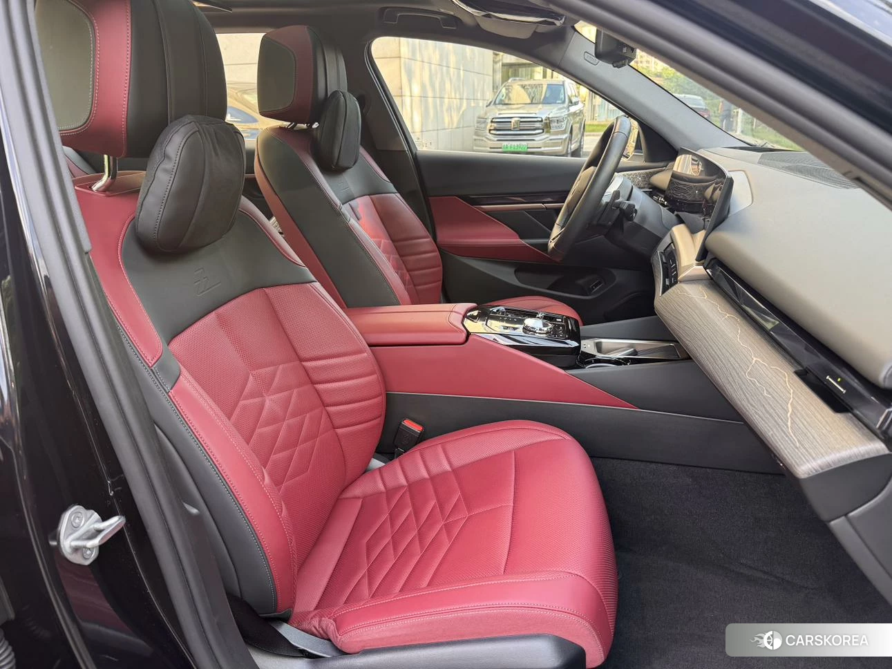 BMW 5 series 2024 Черный из Китая, фото 4