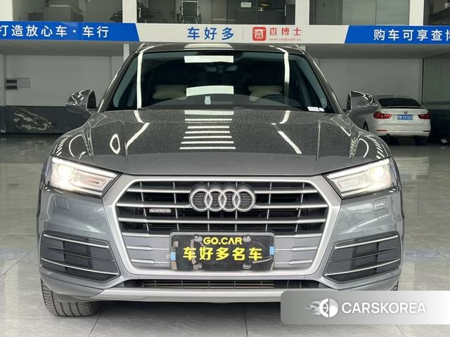 Audi Q5L 2021 Серебристо-серый из Китая, фото 4