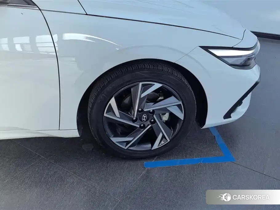 Hyundai Elantra 2024 Белый из Китая, фото 4