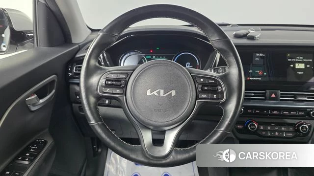 Kia Niro Plus 2022 Серебряный из Кореи, фото 4