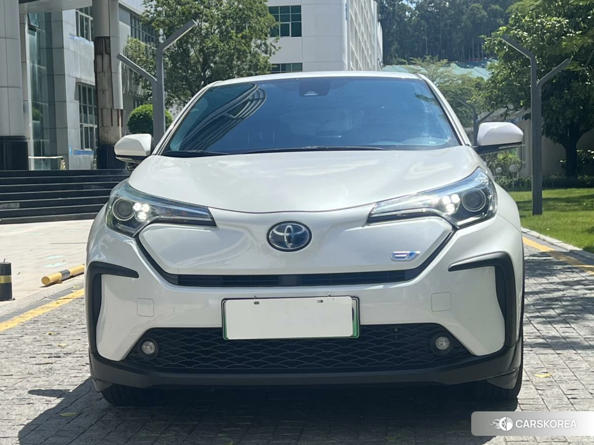 Toyota C-HR EV 2020 Белый из Китая, фото 4