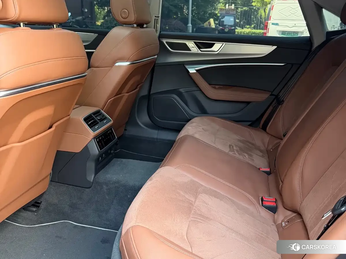 Audi A7L 2025 Черный из Китая, фото 4