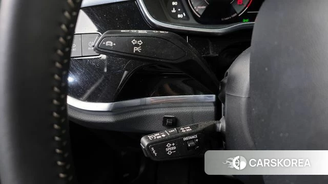 Audi Q3 (F3) 2023 Белый из Кореи, фото 4