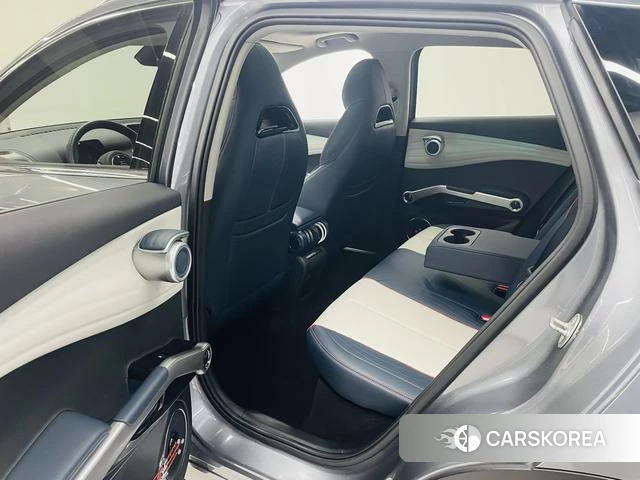 BYD Yuan PLUS 2023 Серебристо-серый из Китая, фото 4