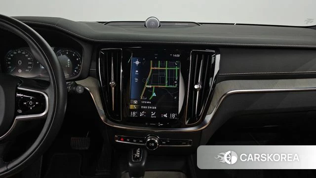 Volvo V60 Cross-Country 2nd Generation 2019 Белый из Кореи, фото 4
