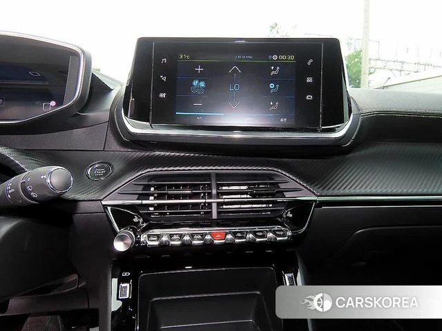 Peugeot e-2008 second generation 2023 Белый из Кореи, фото 4