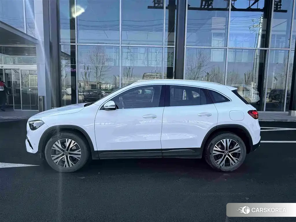 Mercedes-Benz GLA 2024 Белый из Китая, фото 4