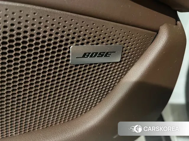 Porsche Taycan 2024 Цвет галактики из Кореи, фото 4