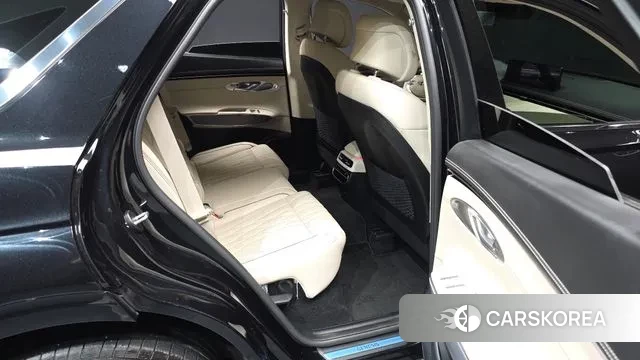 Genesis GV70 2022 Черный из Кореи, фото 4