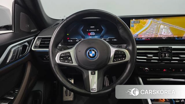 BMW i4 2022 Небесно-голубой из Кореи, фото 4
