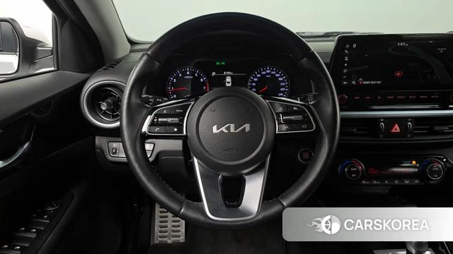 Kia The New K3 2nd generation 2023 Белый из Кореи, фото 4