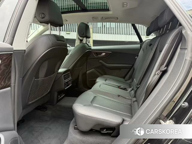Audi Q8 2022 Черный из Китая, фото 4