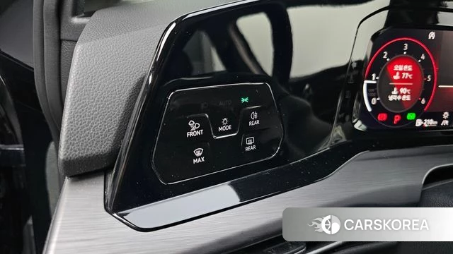 Volkswagen Golf 8th Generation 2022 Черный из Кореи, фото 4