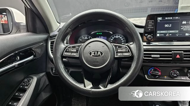 Kia Seltos 2019 Белый из Кореи, фото 4