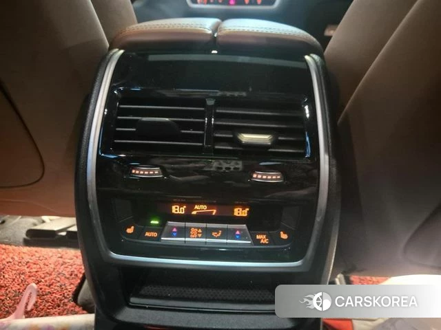 BMW X7 (G07) 2023 Белый из Кореи, фото 4