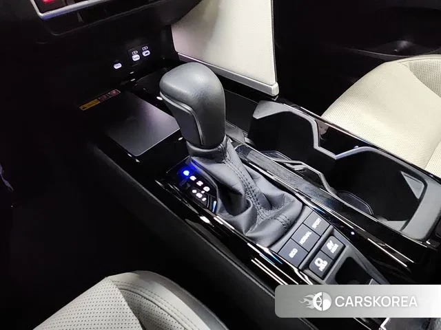 Toyota Camry (XV80) 2025 Красный из Кореи, фото 4