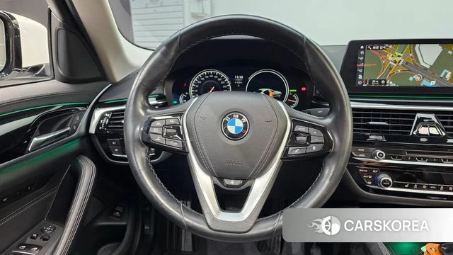 BMW 5 Series (G30) 2018 Белый из Кореи, фото 4