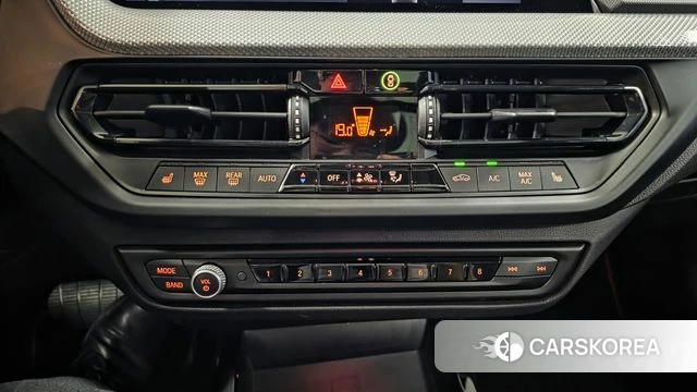 BMW 1 Series (F40) 2021 Черный из Кореи, фото 4