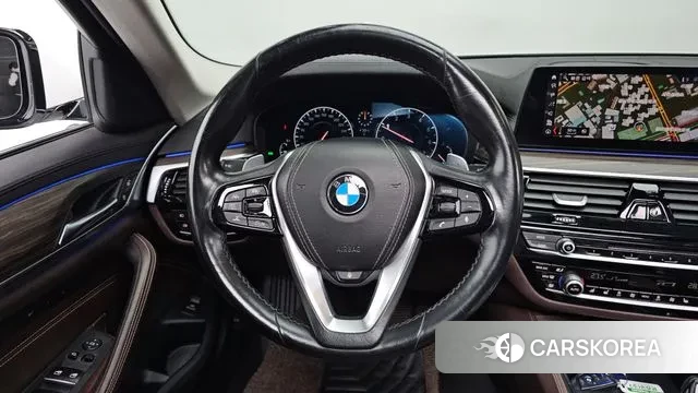 BMW 5 Series (G30) 2019 Белый из Кореи, фото 4