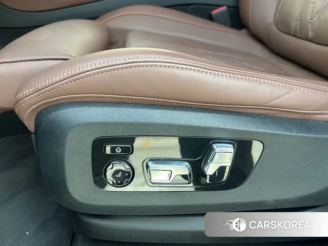 BMW X6 (G06) 2024 Черный двухцветный из Кореи, фото 4