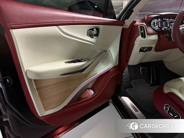 Aston Martin DBX 2022 Красный из Кореи, фото 4