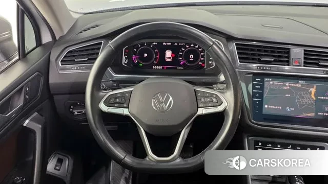 Volkswagen Tiguan Allspace 2023 Белый из Кореи, фото 4