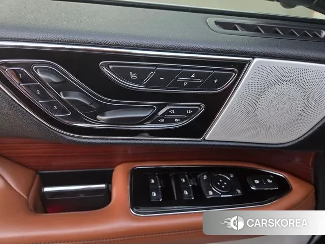 Lincoln Navigator 4th generation 2021 Белый из Кореи, фото 4