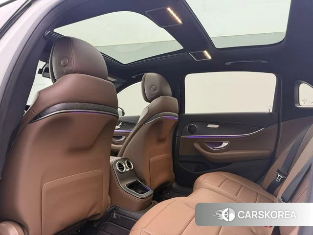 Mercedes-Benz E-class 2023 Белый из Китая, фото 4