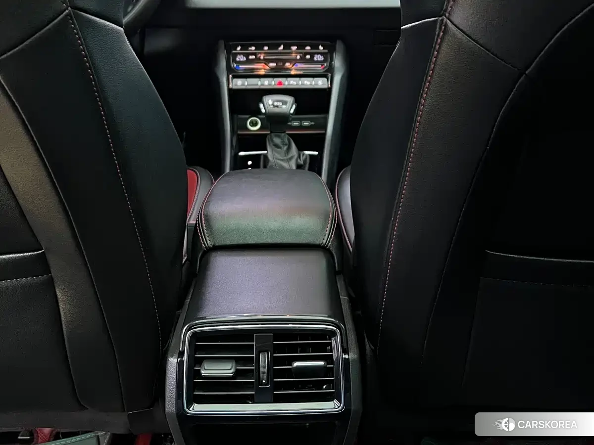 Skoda Krok 2022 Белый из Китая, фото 4