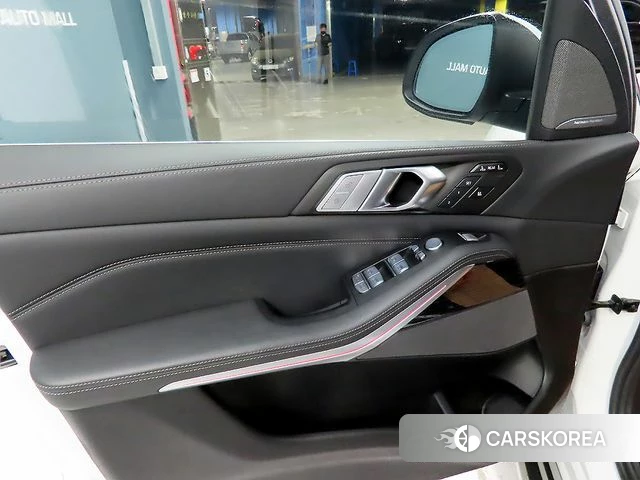 BMW X7 (G07) 2022 Белый из Кореи, фото 4