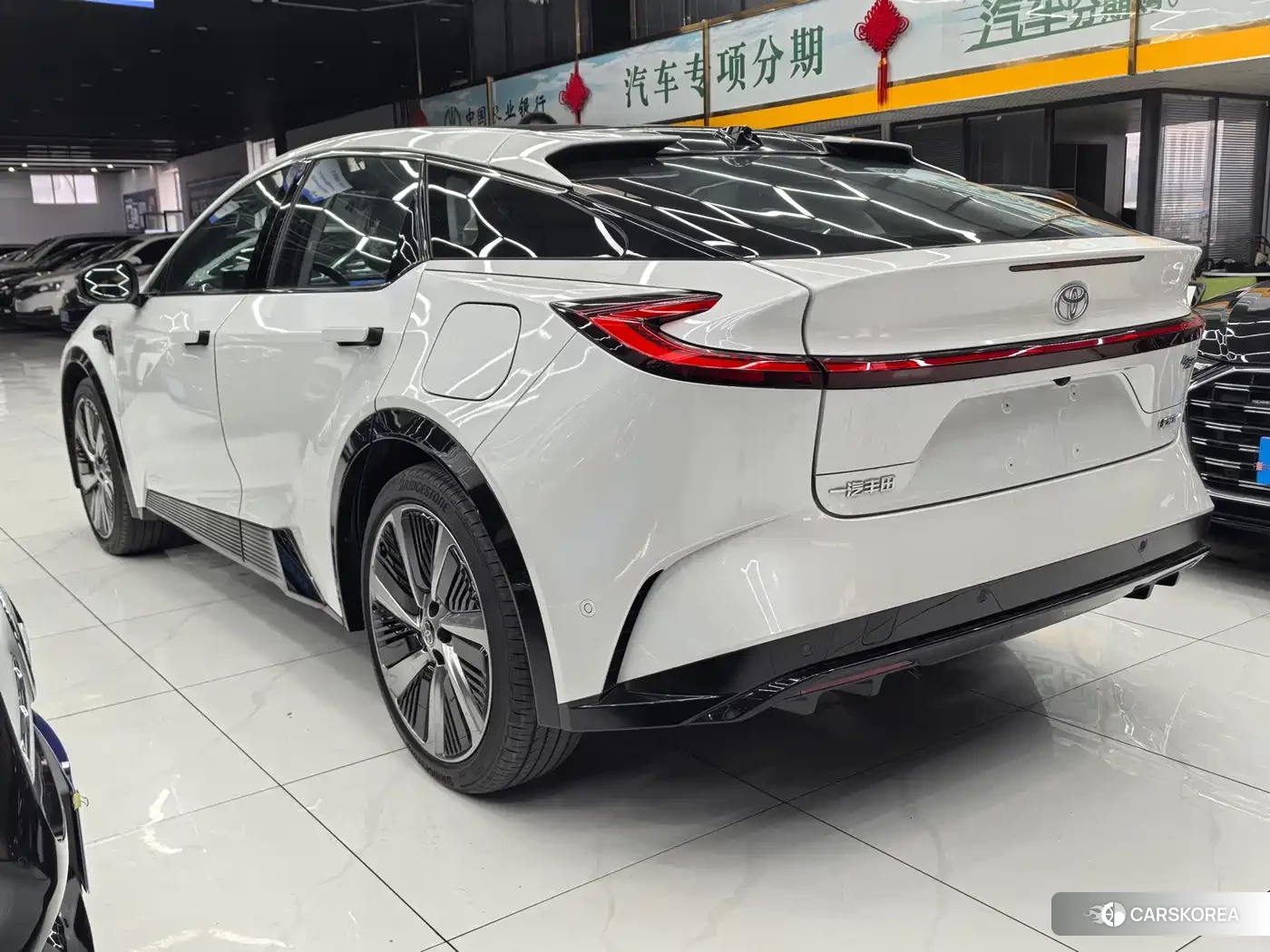 Toyota bZ5 2026 Белый из Китая, фото 4