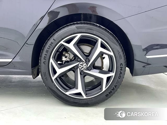 Volkswagen Passat 2023 Черный из Китая, фото 4