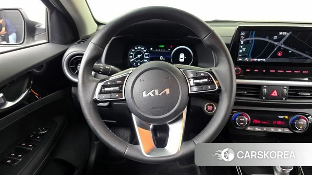 Kia The New K3 2nd generation 2021 Белый из Кореи, фото 4
