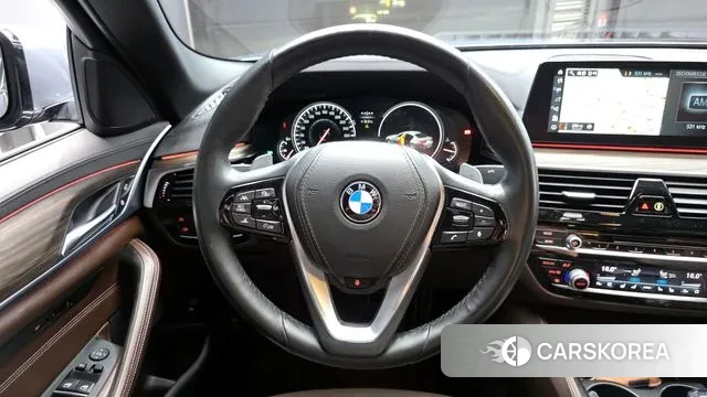 BMW 5 Series (G30) 2018 Небесно-голубой из Кореи, фото 4
