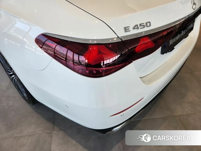 Mercedes-Benz E-Class W214 2025 Белый из Кореи, фото 4