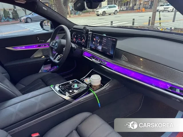 BMW i7 (G70) id 3304908 из Кореи 4